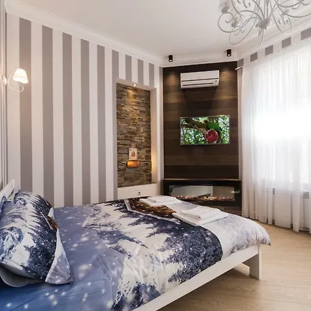 Apartament Na Sofievskoy *